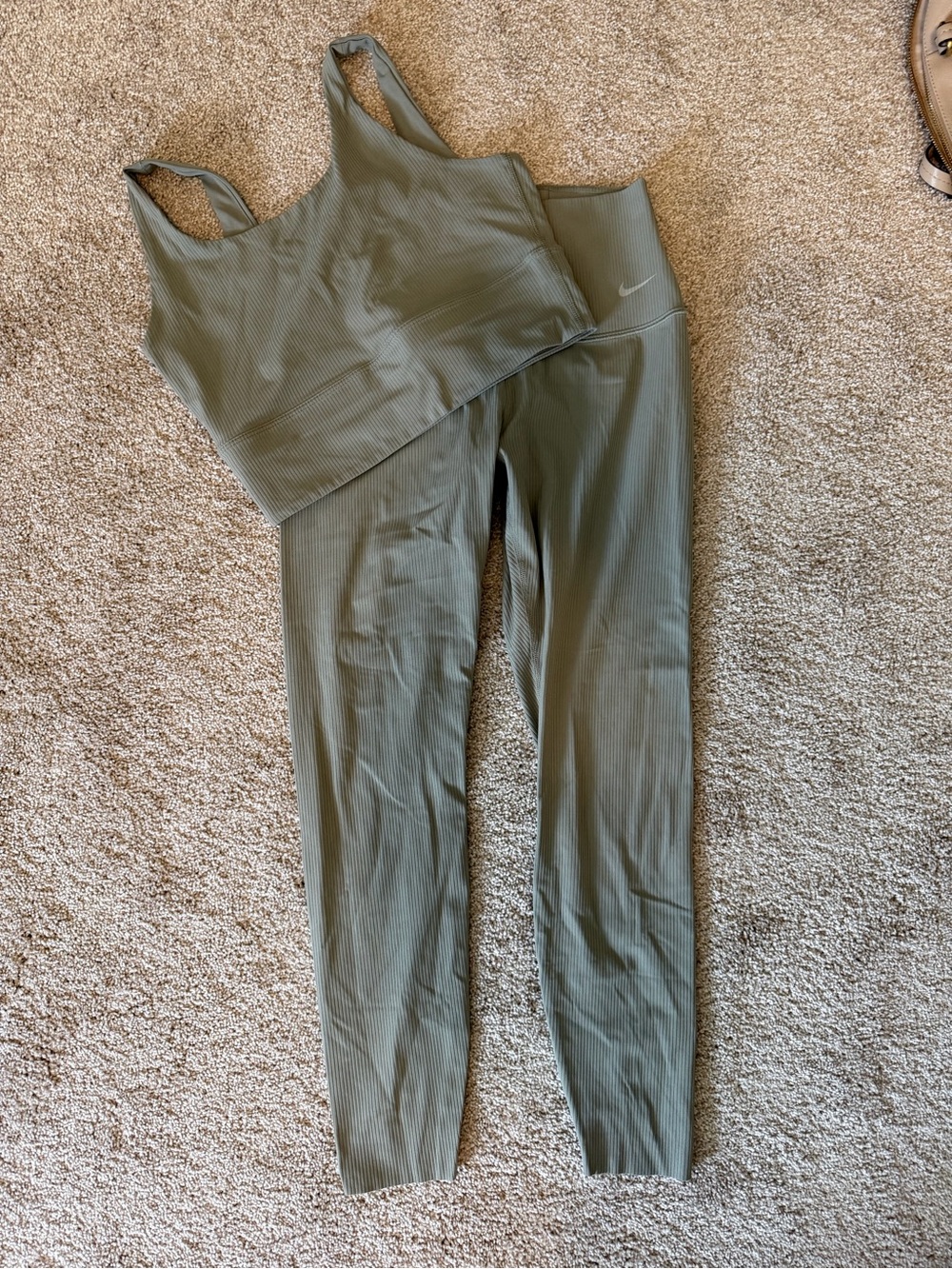 Nike Leggings & Bra Matching Set
